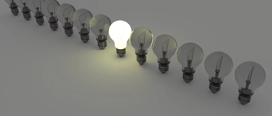 Künstliche Intelligenzen bieten ein enormes Potenzial, das die Wettbewerbsfähigkeit von kleinen, mittleren und großen Unternehmen steigert. Potenzial